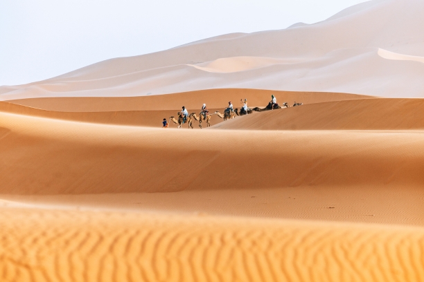 Tour de 2 días Fez a Marrakech, Tour Marrakech desde Fez con noche en el desierto, Excursión al desierto Fez Marrakech, viaje organizado.