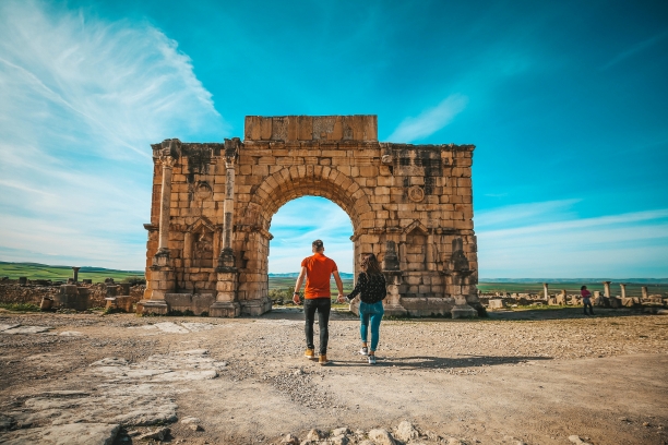 Tour por Marruecos 10 días desde Marrakech a Tánger y Desierto, 10 días de Marrakech a Merzouga Desierto, Fez, Chefchaouen, ruinas romanas.