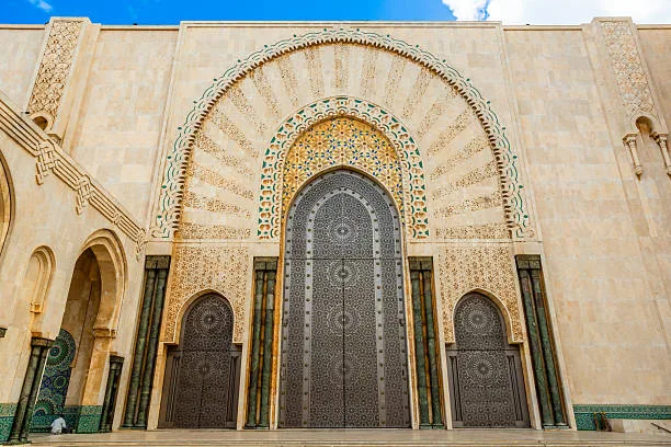 Tour por Marruecos 7 días a Marrakech por el Desierto Merzouga, Viaje por Marruecos 7 días, Visita la Ciudad Azul, Fez, Desierto, y Gargantas.